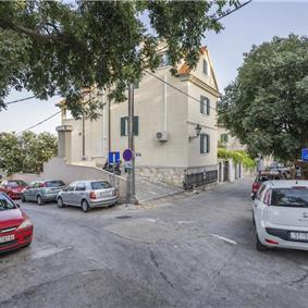 4-5 bedroom villa with Split City and Sea Views sleeps 8-10